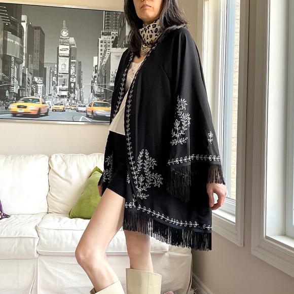 Bohemian embroidered fringe kimono - Picture 4 of 15